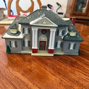 Lemax 1995 Christmas Porcelain Lighted House with 6’ cord EUC no chips or cracks